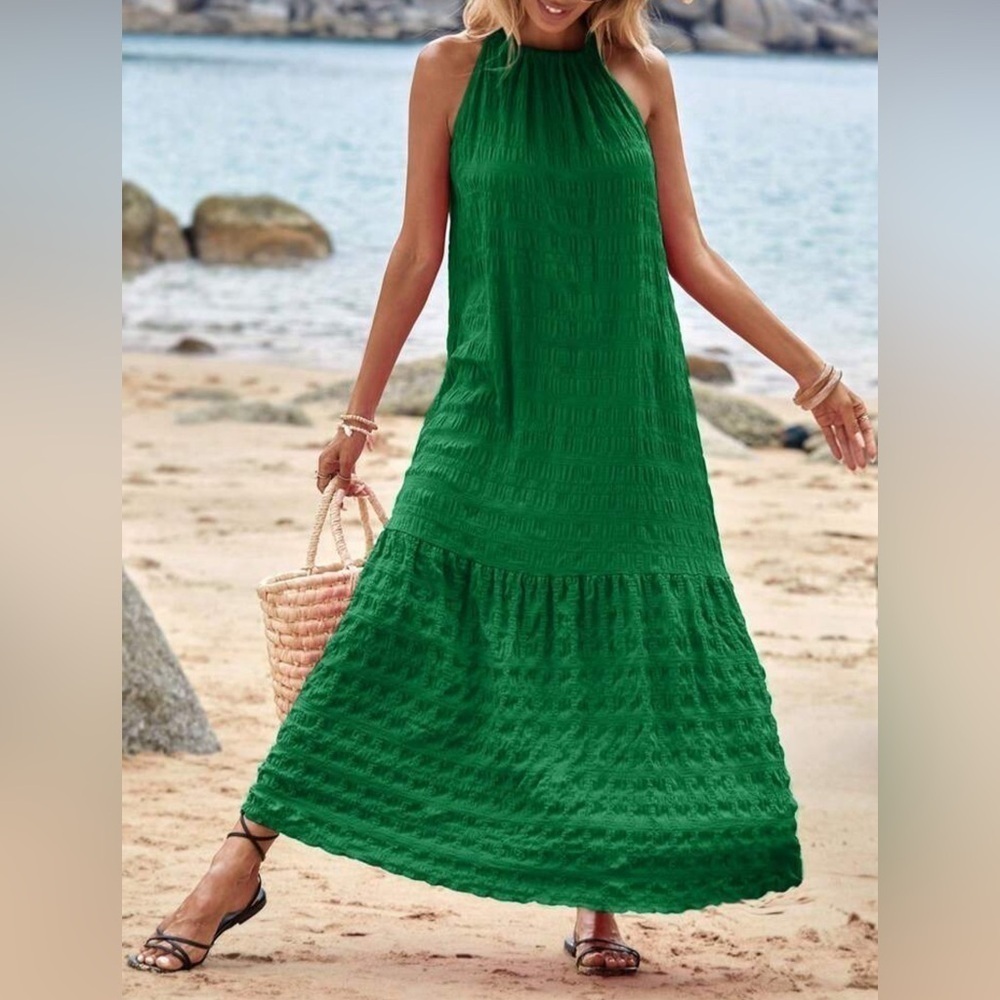 Green Sleeveless Halter Maxi Dress with Wide Hem - Size L